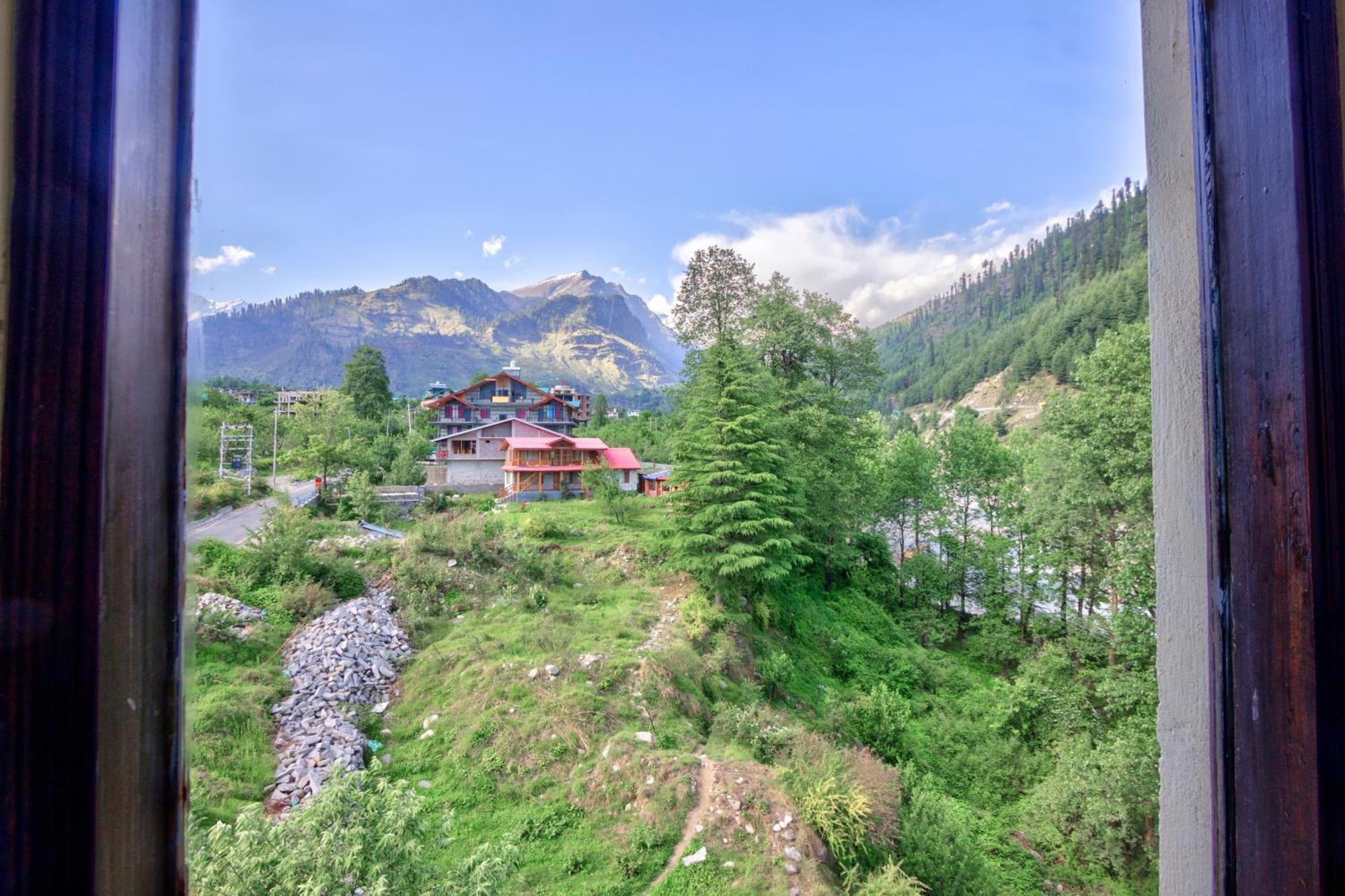 The Katoch Grand Hotel 3*