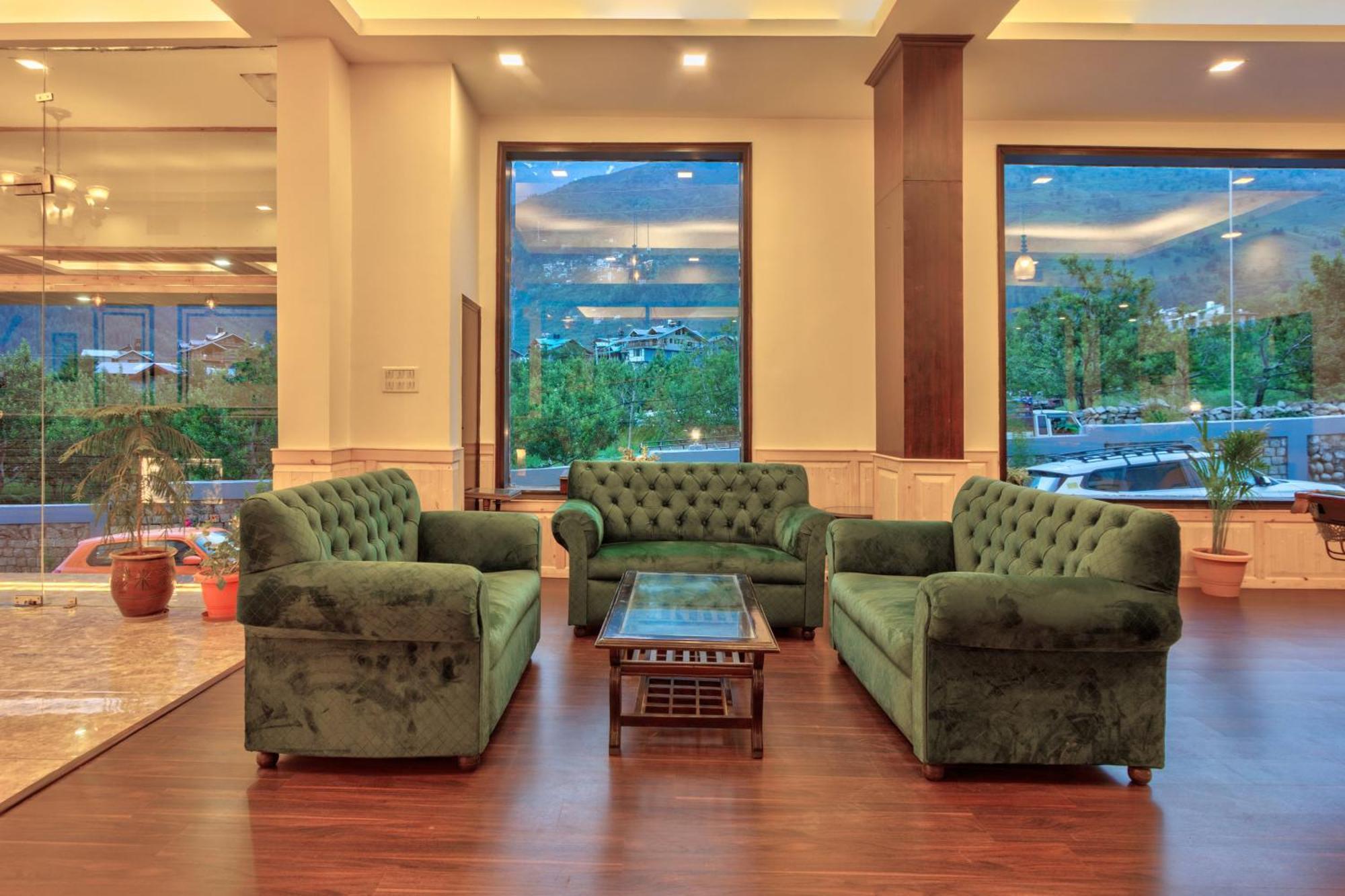 Hotel The Katoch Grand