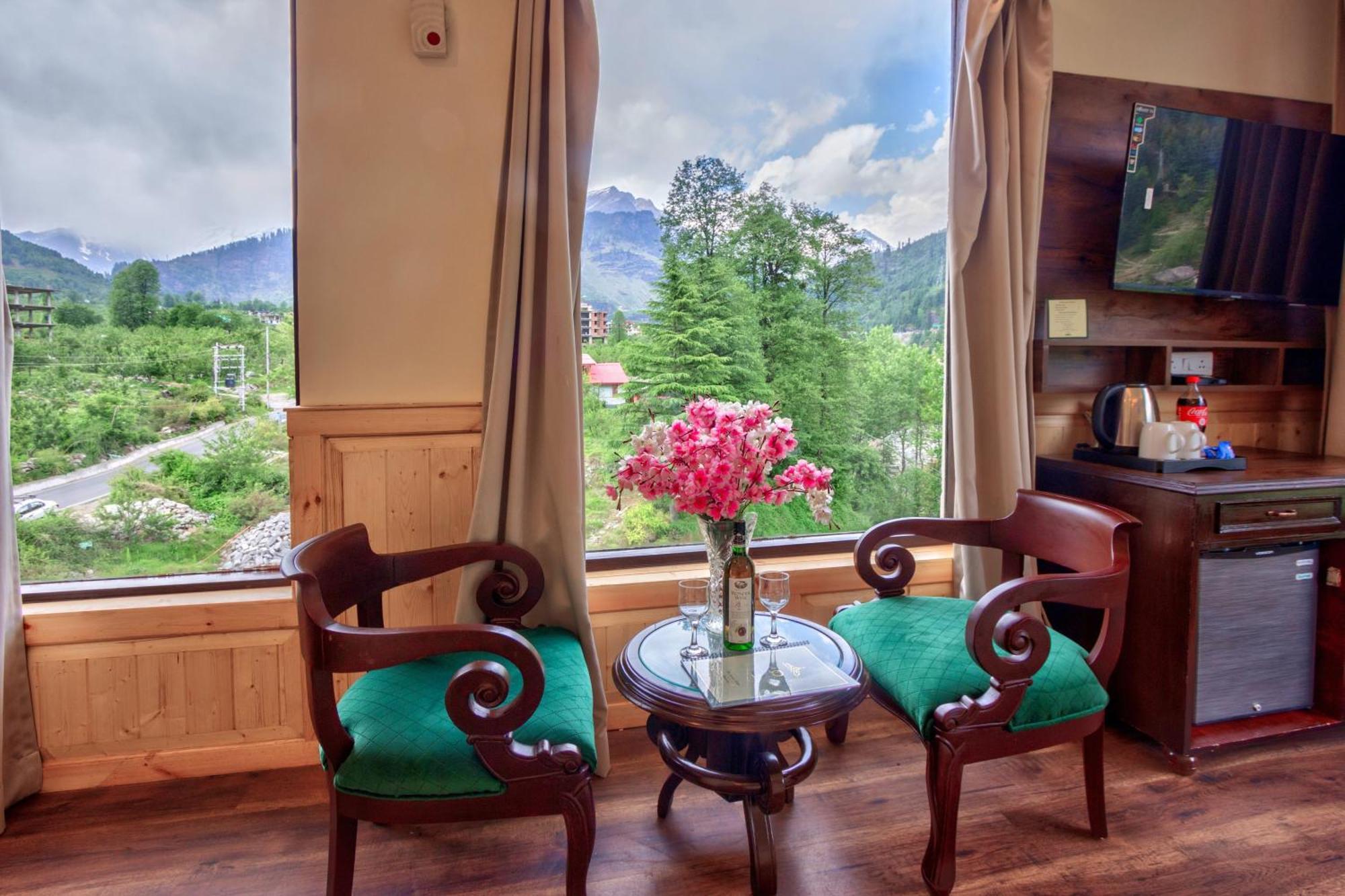 Hotel The Katoch Grand 3*