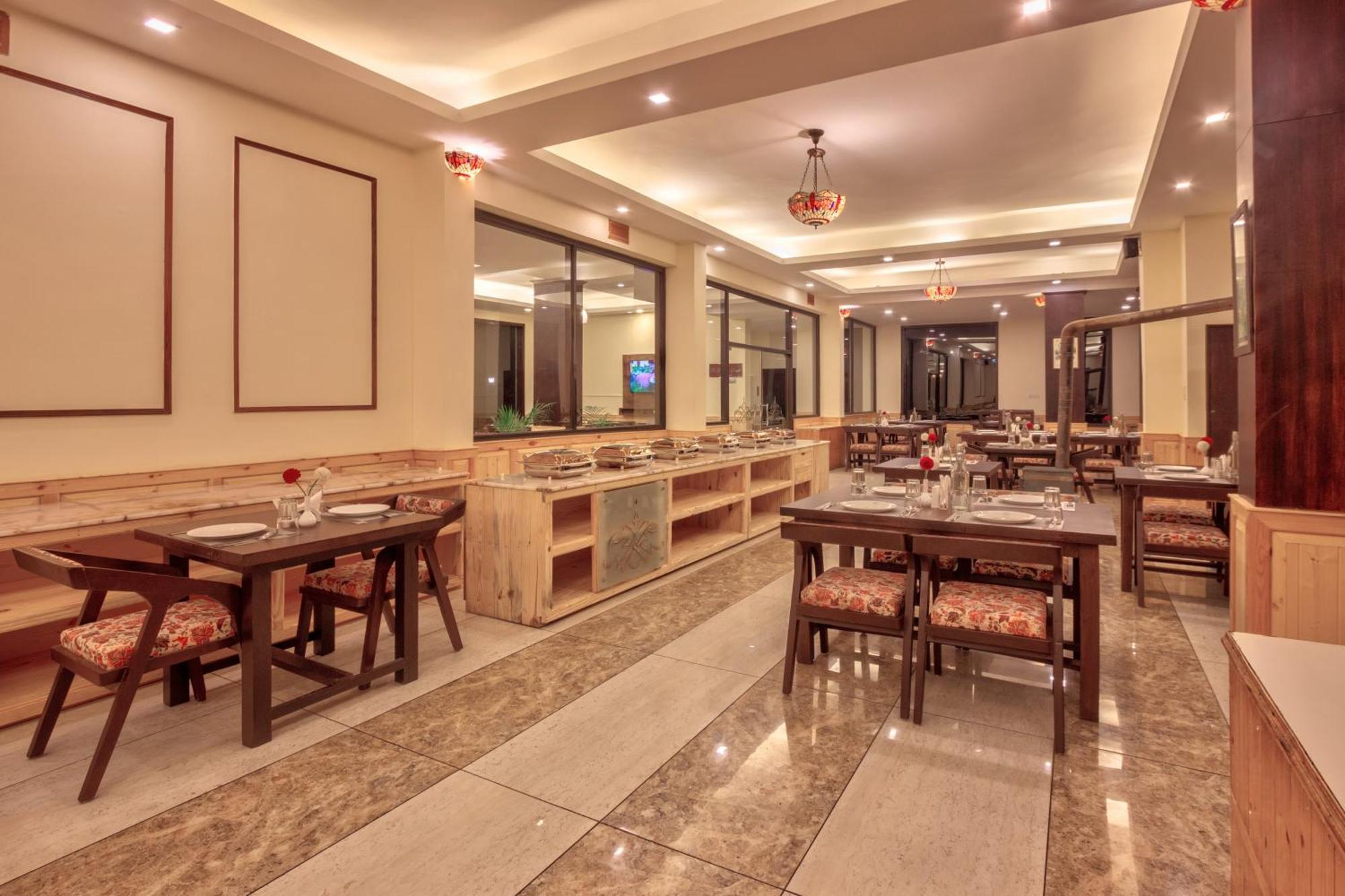 Hotel The Katoch Grand